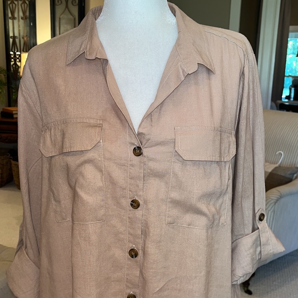 Velvet Heart tan linen button up blouse - Picture 2 of 15